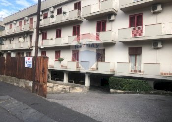 Edificio all\'aperto - Locale Commerciale Via Leucatia
72A, Catania - foto 1
