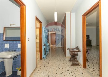 Hall / corridoio - Appartamento Viale Principe Umberto
 
23, Caltagirone - foto 7