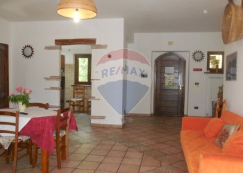 Sala da pranzo - Casa semi indipendente Via Della Liberazione, L'Aquila - foto 8