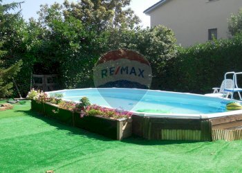 Piscina - Casa semi indipendente Via Della Liberazione, L'Aquila - foto 29