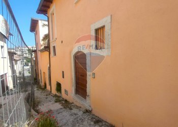 Casa all\'aperto - Casa semi indipendente via del selciato, Poggio Picenze - foto 1