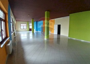 Stanza vuota - Locale Commerciale via dell'industria
 
6, Alpago - foto 15