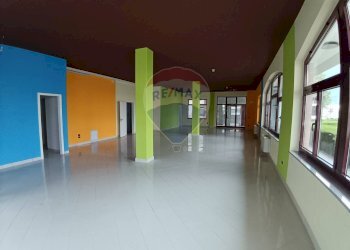 Stanza vuota - Locale Commerciale via dell'industria
 
6, Alpago - foto 18