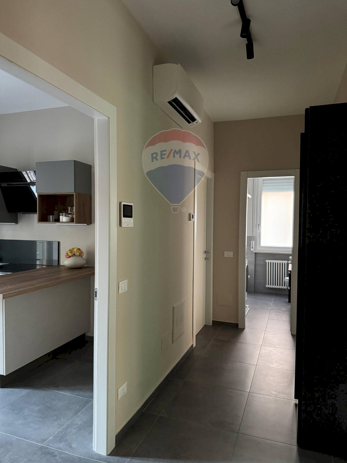 Hall / corridoio - Trilocale Via Giovanni Antonio Da Pordenone
 
22, Piacenza - foto 3