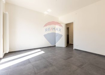 Stanza vuota - Three-room apartment Via Giovanni Antonio Da Pordenone
 
22, Piacenza - photo 9