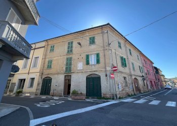 Foto 1 - Stabile - Palazzo via Gioberti
 
37, Nizza Monferrato - foto 1