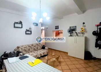 soggiorno - Three-room apartment via vezzala, Carrara - photo 4