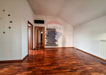 Stanza vuota - Attico Via Bernardino Ferni
 
5, Gallarate - foto 3