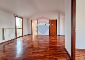 Stanza vuota - Attico Via Bernardino Ferni
 
5, Gallarate - foto 4