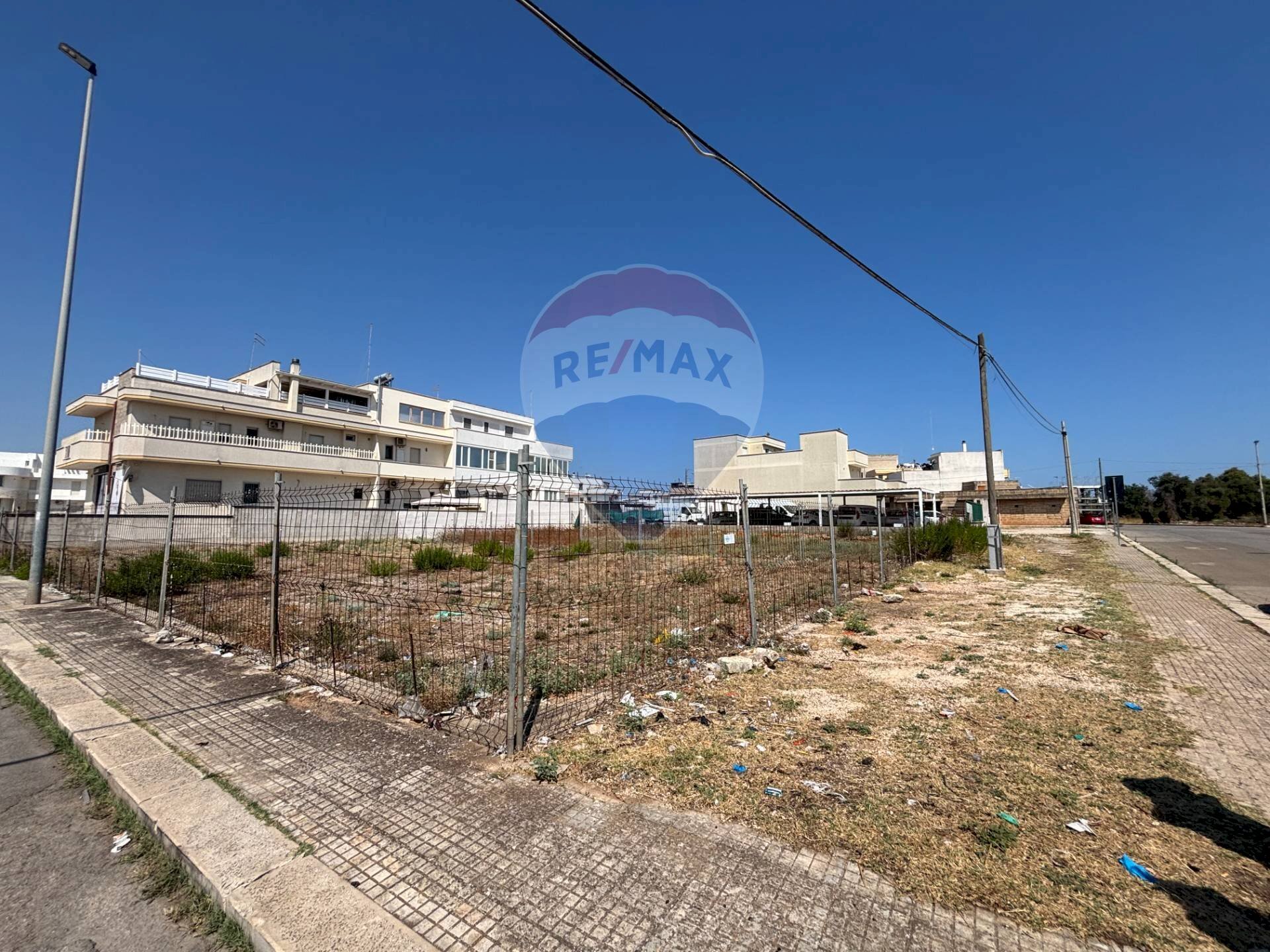 Edificio all\'aperto - Terreno edificabile Via Martiri di Via D'Amelio, Carovigno - foto 2