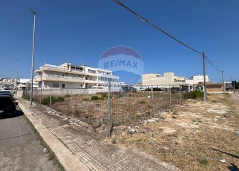 Edificio all\'aperto - Terreno edificabile Via Martiri di Via D'Amelio, Carovigno - foto 3