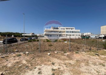 Edificio all\'aperto - Terreno edificabile Via Martiri di Via D'Amelio, Carovigno - foto 5