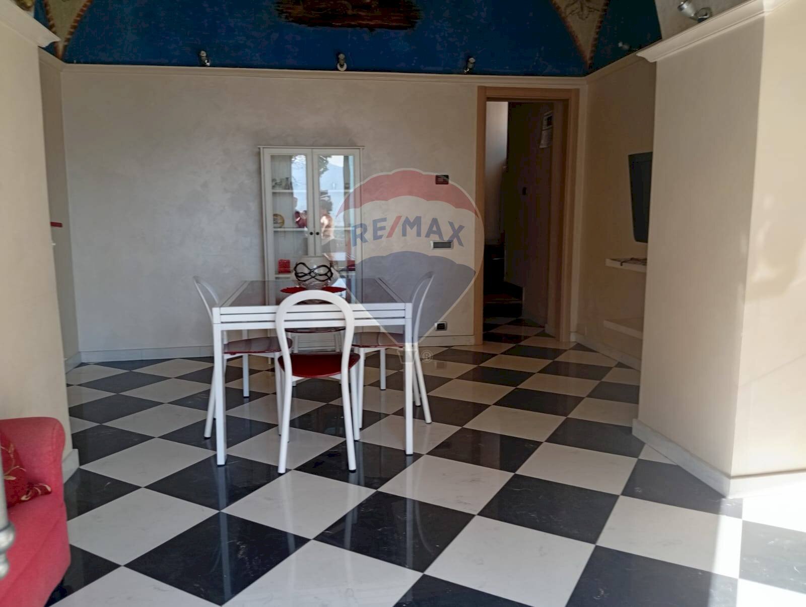 Sala da pranzo - Casa semi indipendente Via Roma
2, Vinchiaturo - foto 3