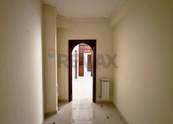 Hall / corridoio - Quadrilocale Via Michele Titone
 
41, Palermo - foto 5