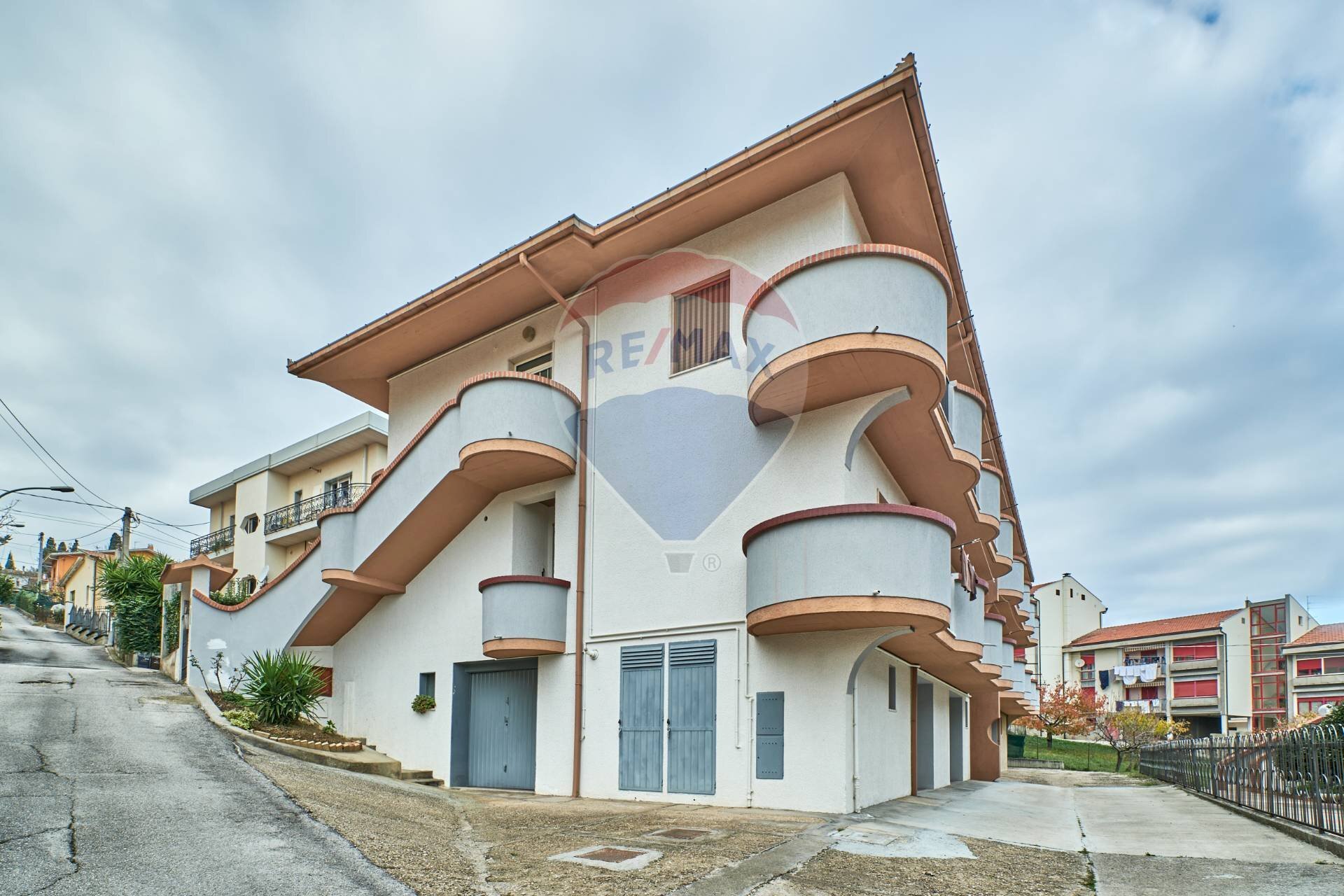 Edificio all\'aperto - Semi-detached house VIA DEI TINTORI
 
17, Penne - photo 2