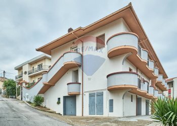 Edificio all\'aperto - Casa semi indipendente VIA DEI TINTORI
 
17, Penne - foto 1