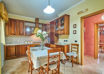 Sala da pranzo - Casa semi indipendente VIA DEI TINTORI
 
17, Penne - foto 8