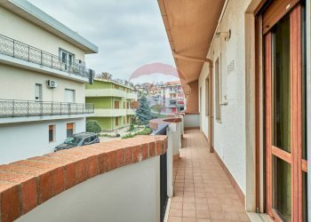 Balcone - Casa semi indipendente VIA DEI TINTORI
 
17, Penne - foto 31