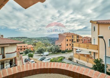 Edificio all\'aperto - Casa semi indipendente VIA DEI TINTORI
 
17, Penne - foto 32