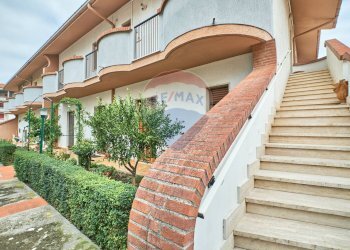 Scale - Casa semi indipendente VIA DEI TINTORI
 
17, Penne - foto 4