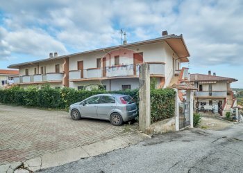 Casa all\'aperto - Casa semi indipendente VIA DEI TINTORI
 
17, Penne - foto 3