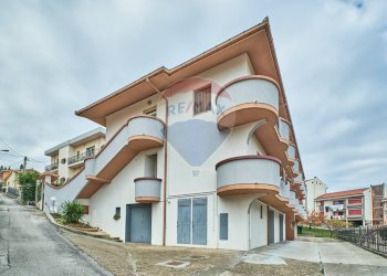 Edificio all\'aperto - Casa semi indipendente VIA DEI TINTORI
 
17, Penne - foto 2