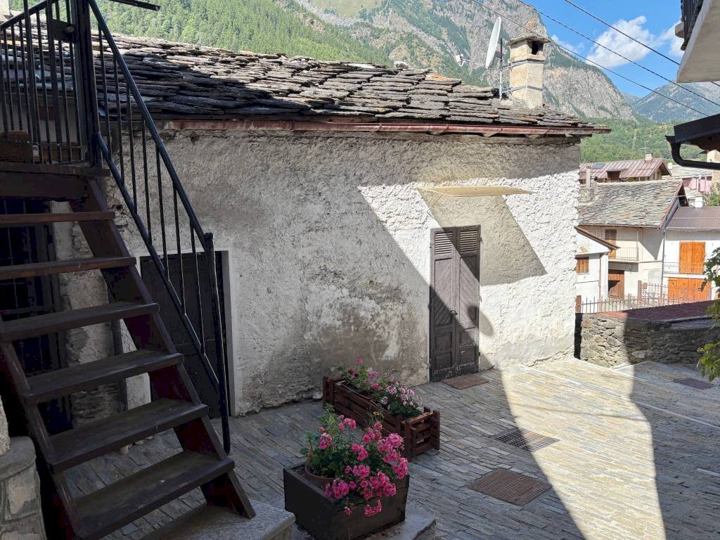 Facciata - Rustico via Trieste, Fenestrelle - foto 1