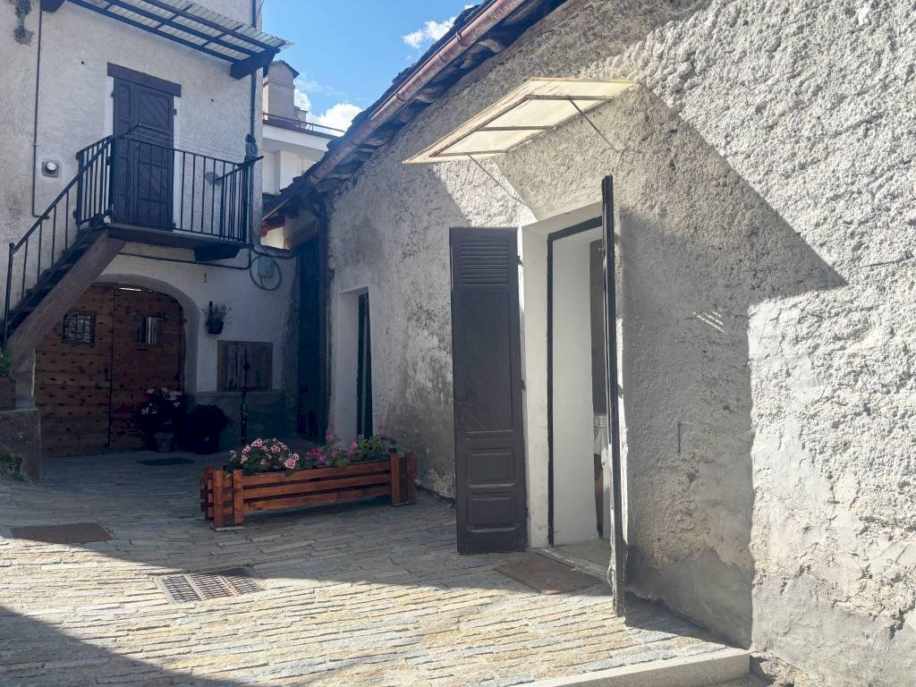 Facciata - Rustico via Trieste, Fenestrelle - foto 3