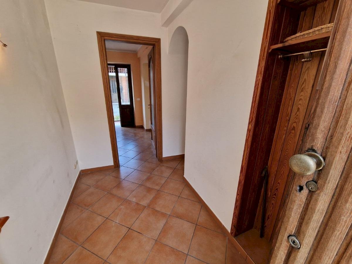 Semi-detached house Strambino - photo 2