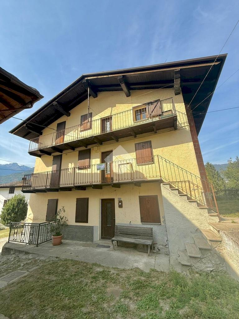 Independent house Frazione Cors, Fénis - photo 1