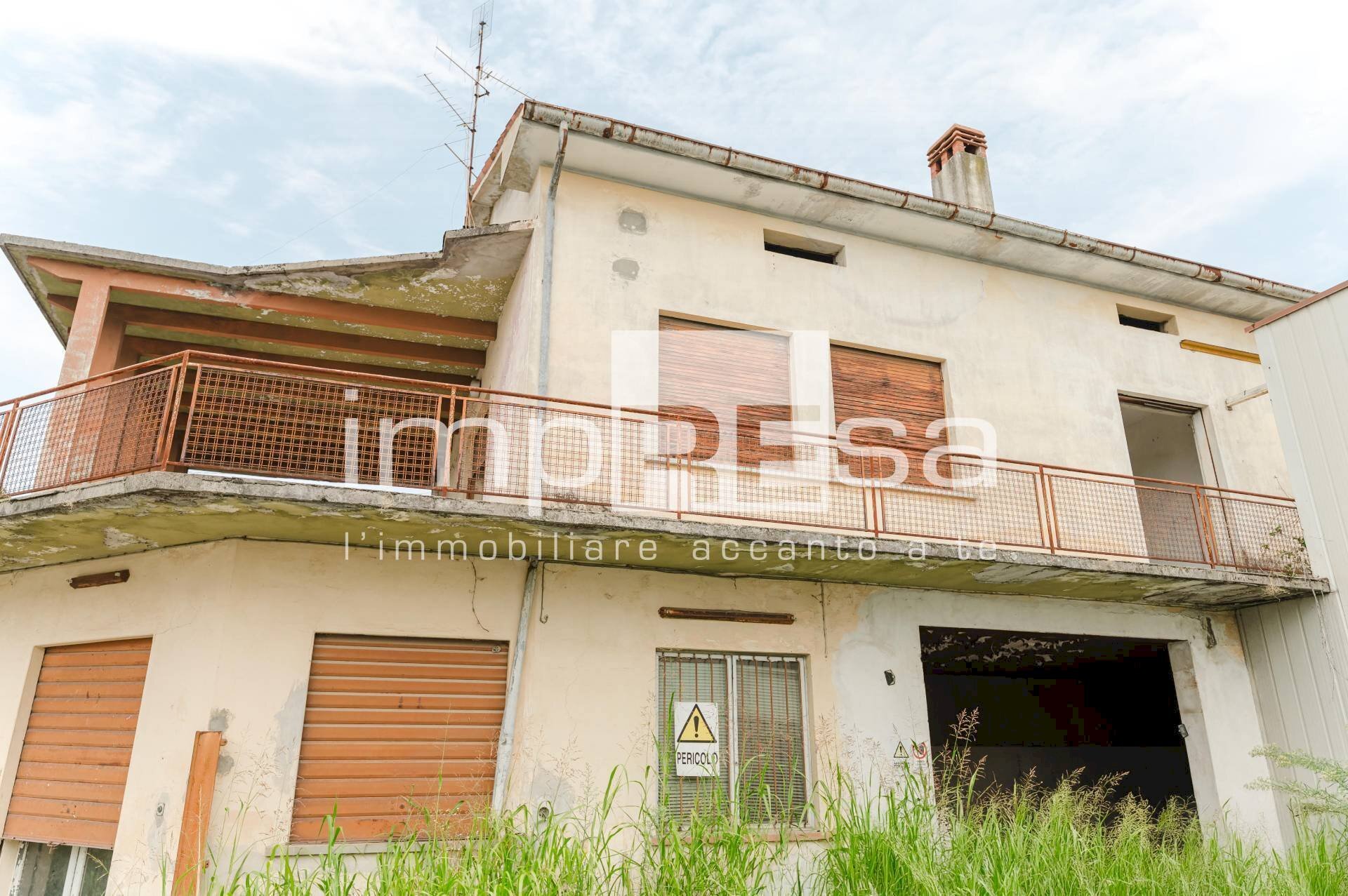 vista uffici e abitazione - Magazzino via meschio
16, Montebelluna - foto 2