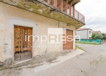 ingresso abitazione - Magazzino via meschio
 
16, Montebelluna - foto 3