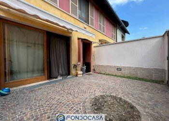 Foto 2 - Three-room apartment Cazzago San Martino - photo 2