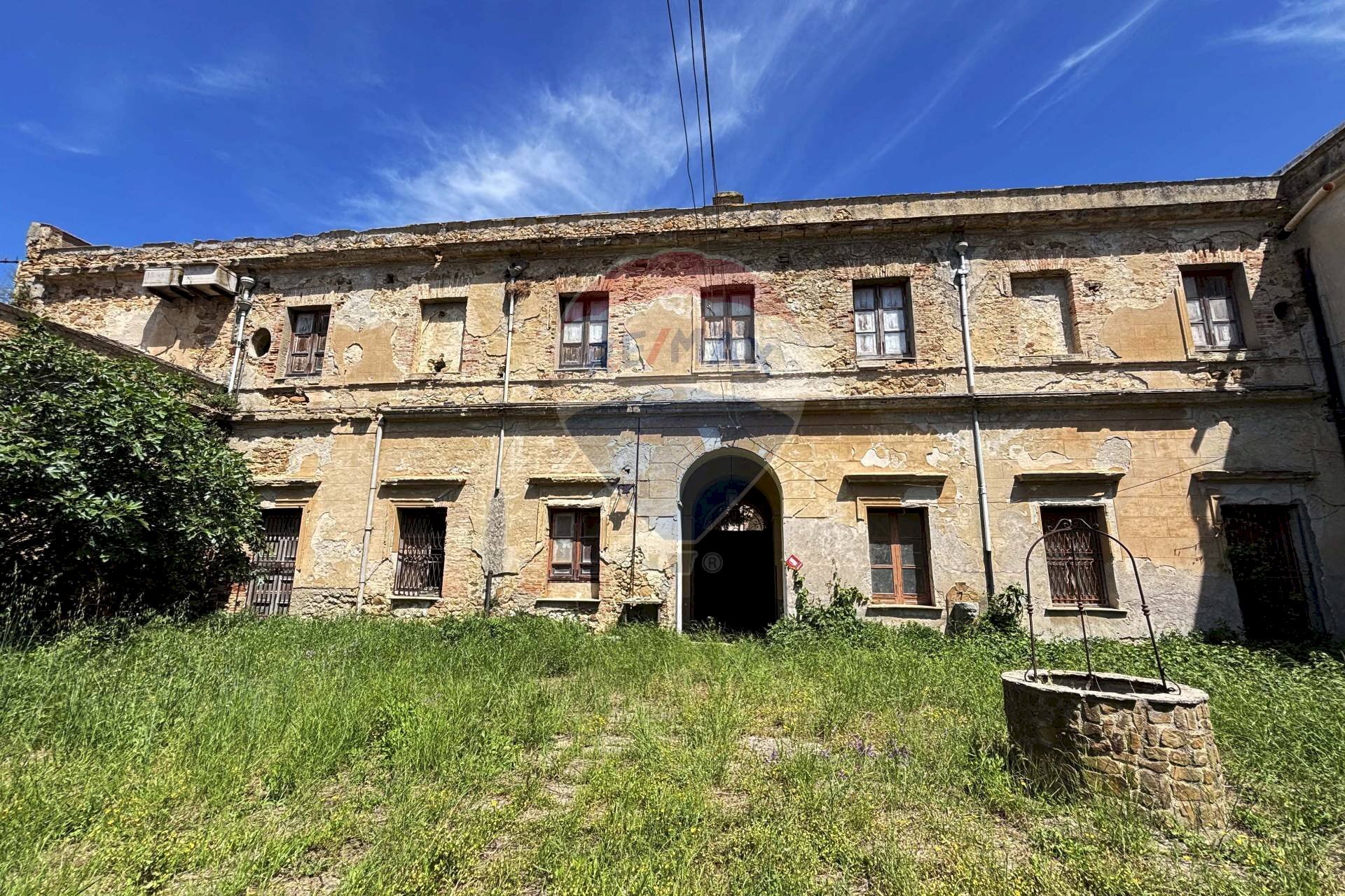 Cortile interno - Stabile - Palazzo Largo Papa Giovanni XXII
 
24, Montemaggiore Belsito - foto 2