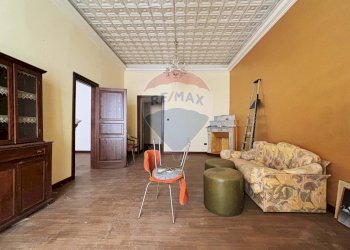 Soggiorno - Stabile - Palazzo Largo Papa Giovanni XXII
 
24, Montemaggiore Belsito - foto 6