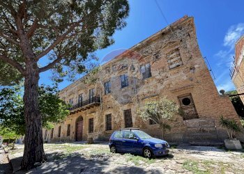 Prospetto su Largo Papa Giovanni XXIII - Stabile - Palazzo Largo Papa Giovanni XXII
 
24, Montemaggiore Belsito - foto 10