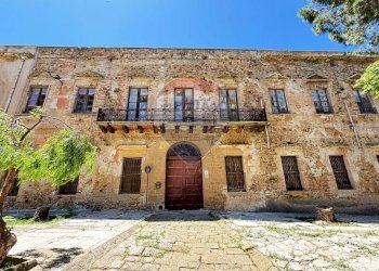 Prospetto su Largo Papa Giovanni XXIII - Stabile - Palazzo Largo Papa Giovanni XXII
 
24, Montemaggiore Belsito - foto 11