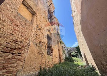 Prospetto laterale - Stabile - Palazzo Largo Papa Giovanni XXII
 
24, Montemaggiore Belsito - foto 12