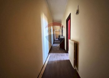 Hall / corridoio - Stabile - Palazzo Largo Papa Giovanni XXII
 
24, Montemaggiore Belsito - foto 20