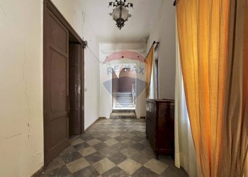 Hall / corridoio - Stabile - Palazzo Largo Papa Giovanni XXII
 
24, Montemaggiore Belsito - foto 22