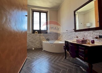 Bagno - Stabile - Palazzo Largo Papa Giovanni XXII
 
24, Montemaggiore Belsito - foto 27