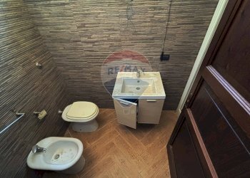 Bagno - Stabile - Palazzo Largo Papa Giovanni XXII
 
24, Montemaggiore Belsito - foto 29