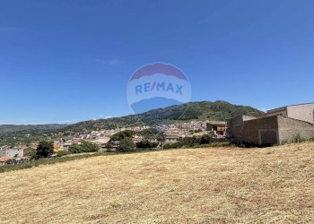 Vista delle montagne - Stabile - Palazzo Largo Papa Giovanni XXII
 
24, Montemaggiore Belsito - foto 41