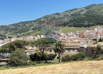 Vista panoramica - Stabile - Palazzo Largo Papa Giovanni XXII
 
24, Montemaggiore Belsito - foto 42
