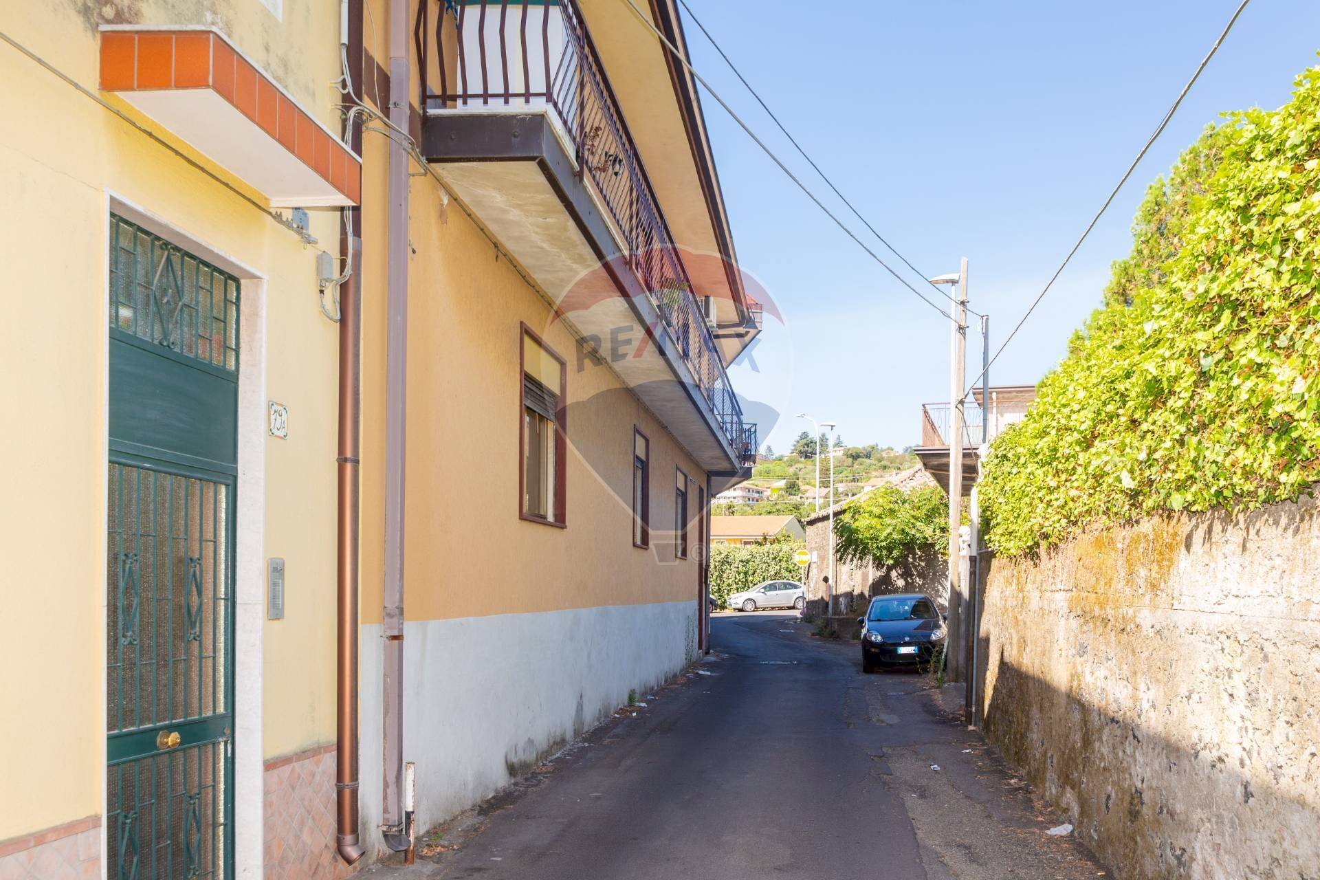 Edificio all\'aperto - Trilocale Via Giuseppe Mazzini
 
81, Viagrande - foto 3