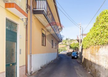 Edificio all\'aperto - Trilocale Via Giuseppe Mazzini
 
81, Viagrande - foto 3