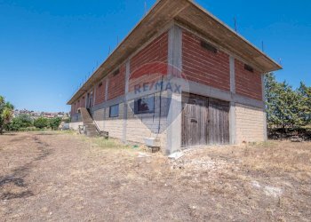 Casa all\'aperto - Stabile - Palazzo Strada Comunale Gabella
snc, Grammichele - foto 23