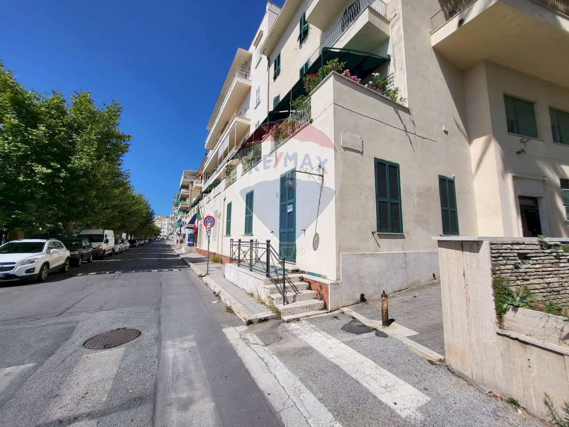 Edificio all\'aperto - Four-room apartment Anzio - photo 1