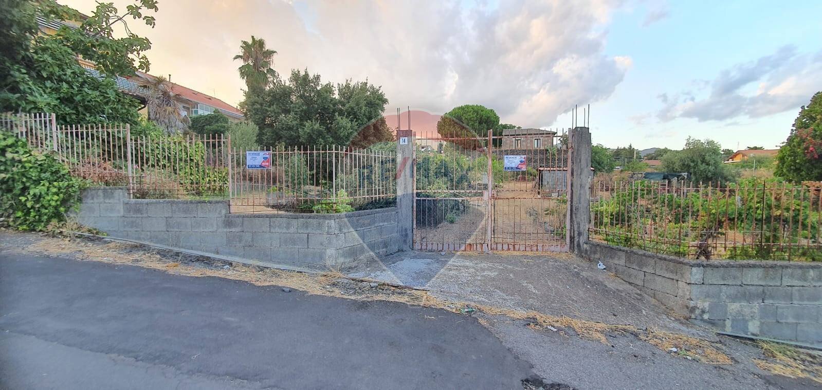 Edificio all\'aperto - Building land VIA ACICASTELLO
 
14, Pedara - photo 1