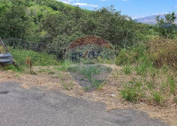 Vista delle montagne - Terreno agricolo contrada scorciagatto
 
snc, Castiglione di Sicilia - foto 6